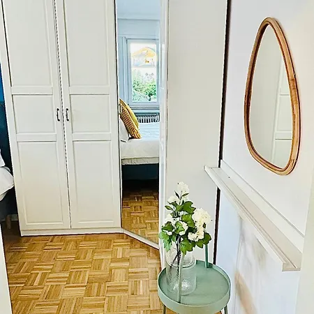Stylish 1br Flat With Outdoor Space