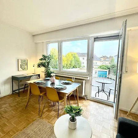 Stylish 1br Flat With Outdoor Space Apartment